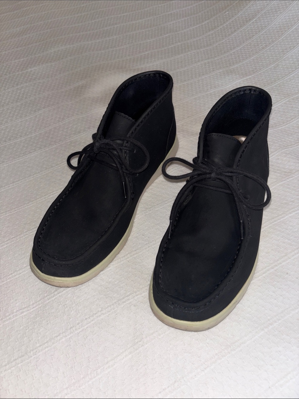 UGG Men's Black Hendrickson Chukka Boots with Cream Sole